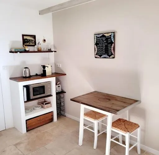 Studio Couleur Camargue Intra-Muros Free parking