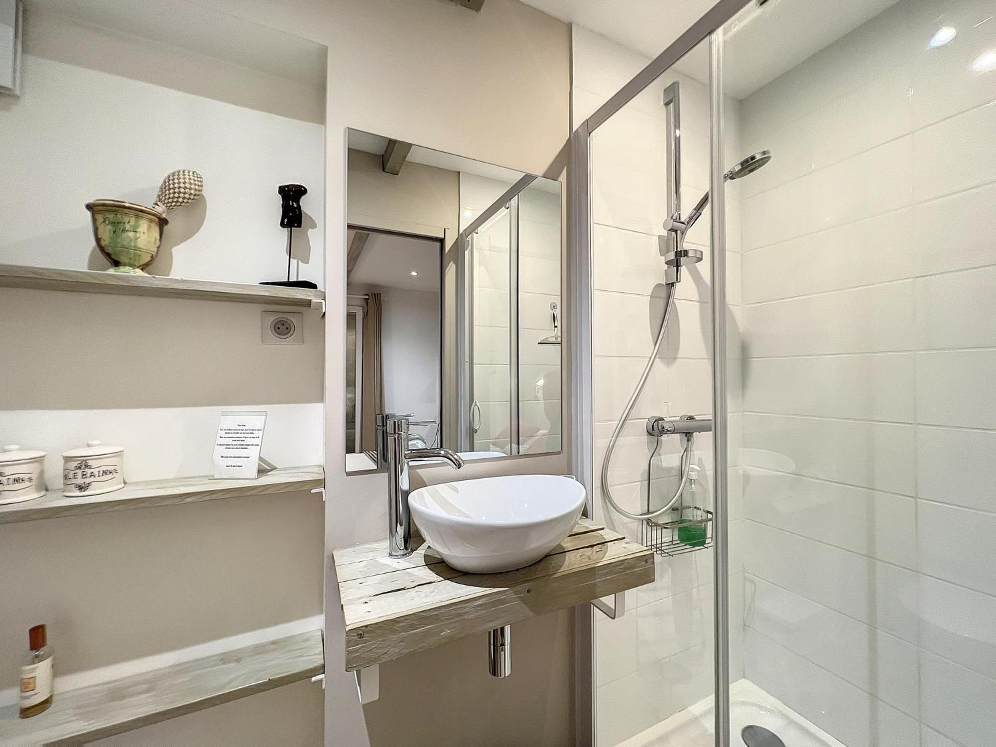 Apartment La Maison Blanche Intra-muros Free Parking Aigues-Mortes